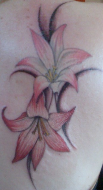 90bonita90: amaryllis belladonna | Tattoos von Tattoo-Bewertung.de