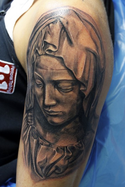 Maria von der statur Pieta, Electrographic Tattoo Rosenheim