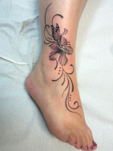 Tattoo Nr. 2 Blume/Schmetterling und Ornament