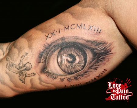 Auge Love is Pain Tattoo