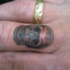 erstes finger tattoo