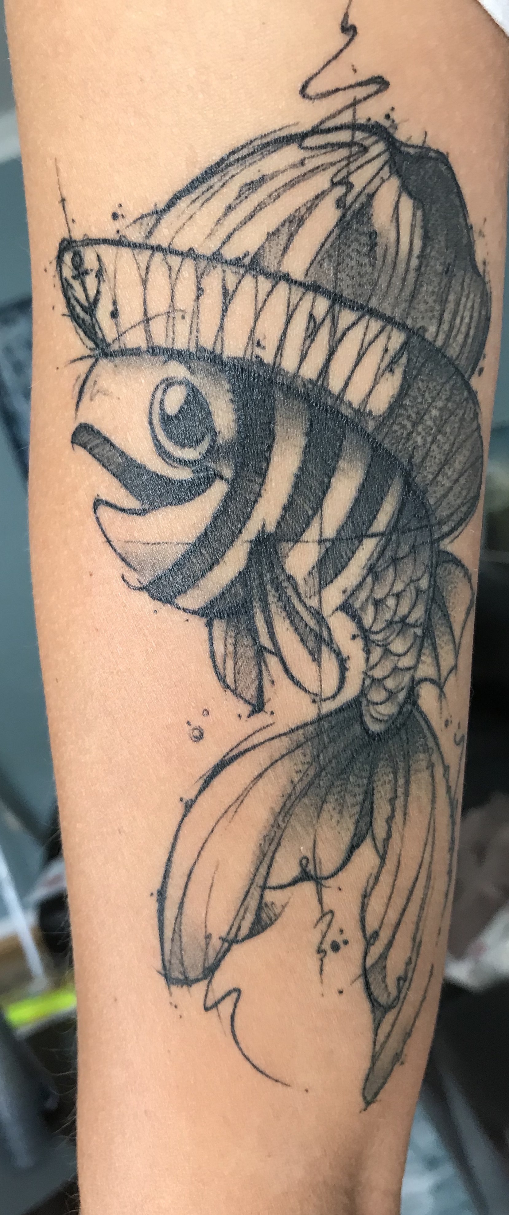 Riversurfer Sketchy Dotwork Fisch Tattoos Von Tattoo Bewertung De