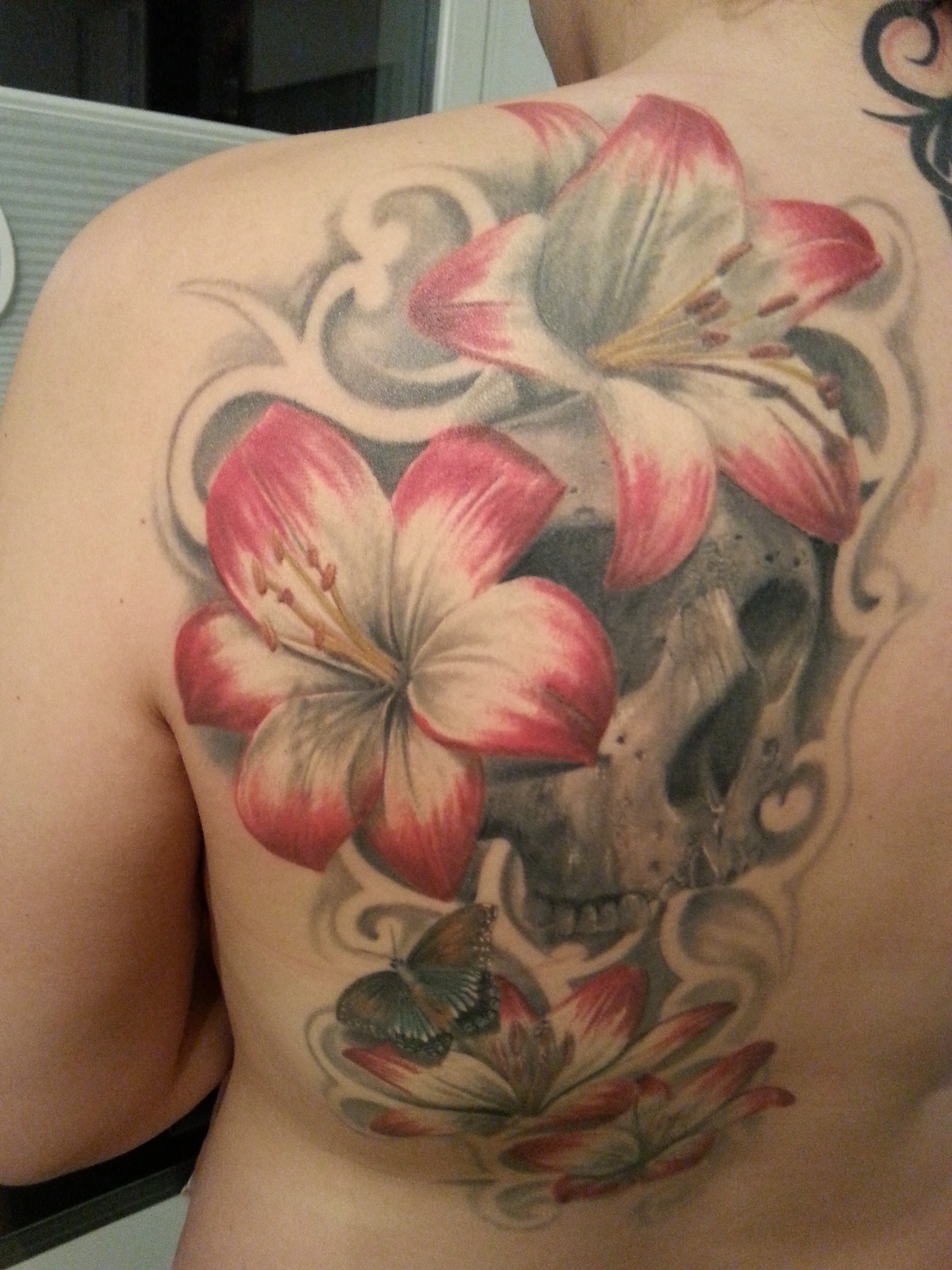 Hxpress Blumen Mit Totenkopf By Marc Tattoos Von Tattoo Bewertung De