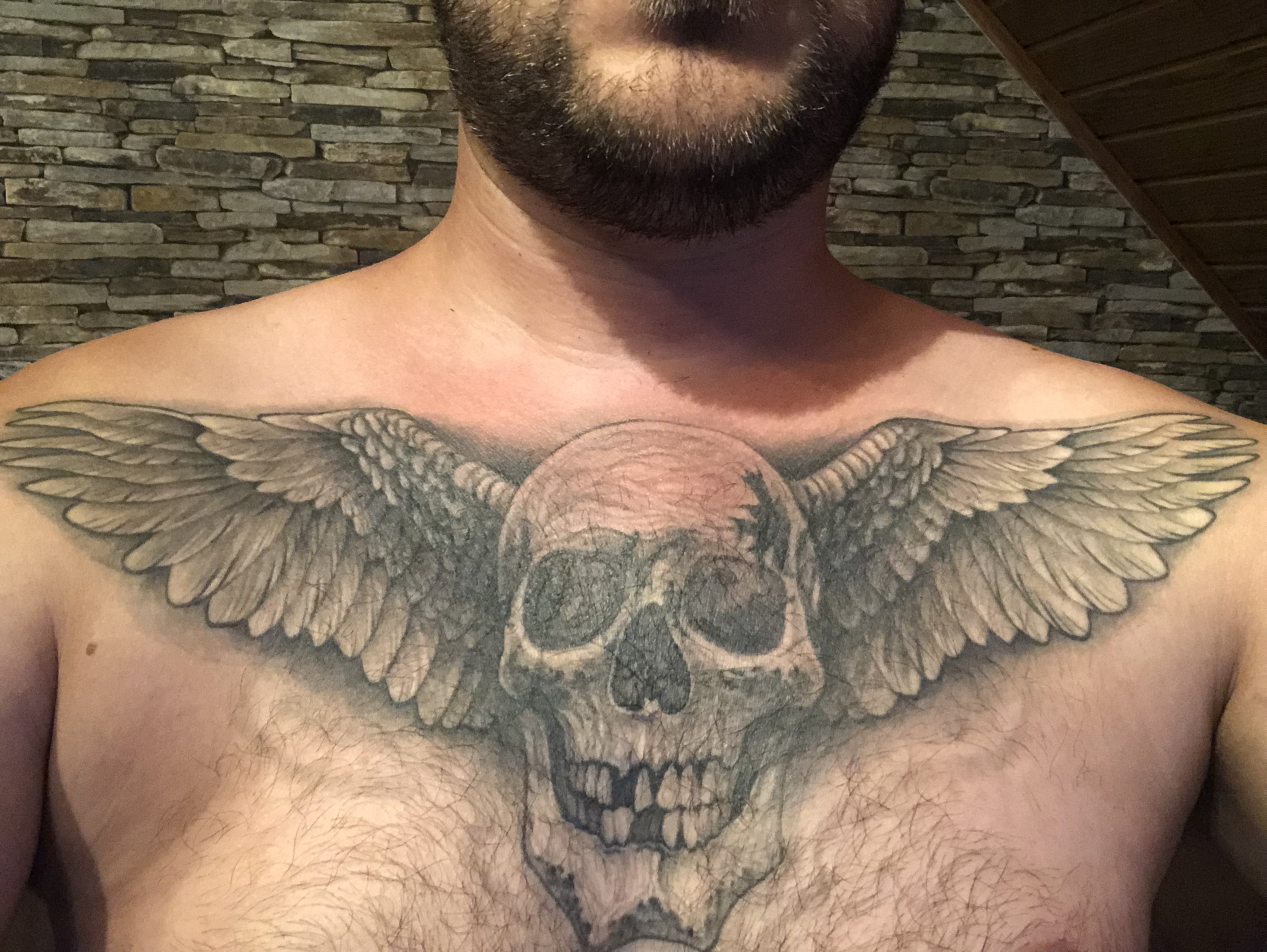 Basti90 Cover Up Flugel Totenkopf Tattoos Von Tattoo Bewertung De