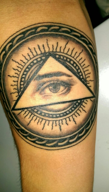 All seeing eye