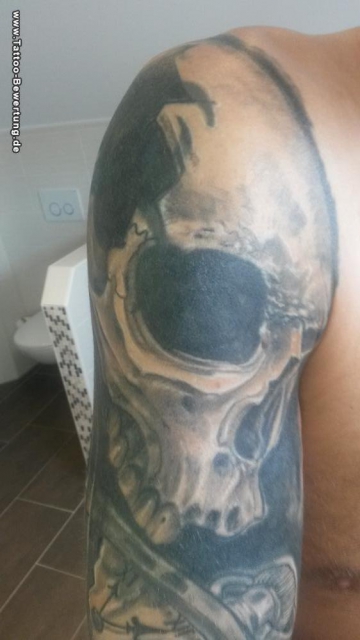 Skull und Uhr Cover up...