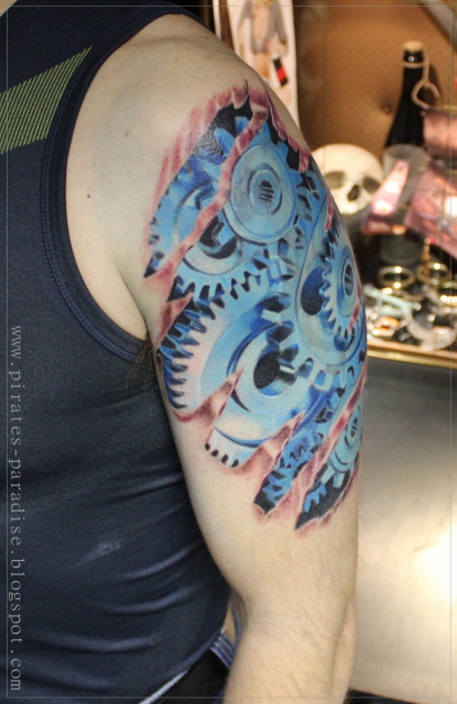 Tattoo Zahnräder Coverup Panther