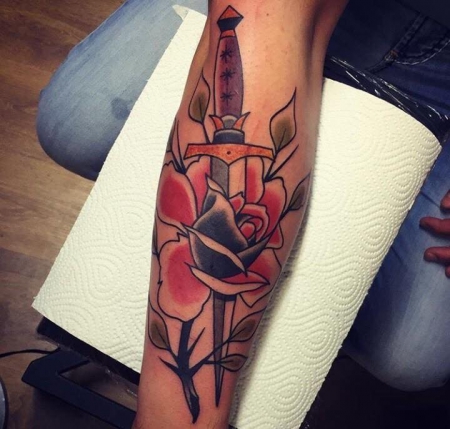 Dagger in rose