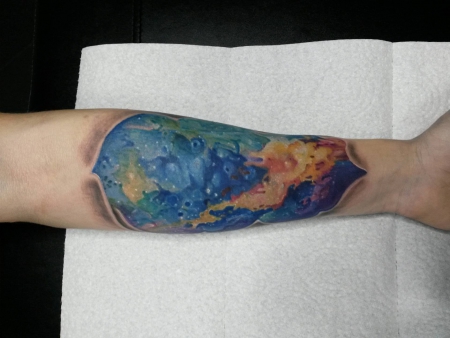 Space Nebula-Hautaufriss Unterarm