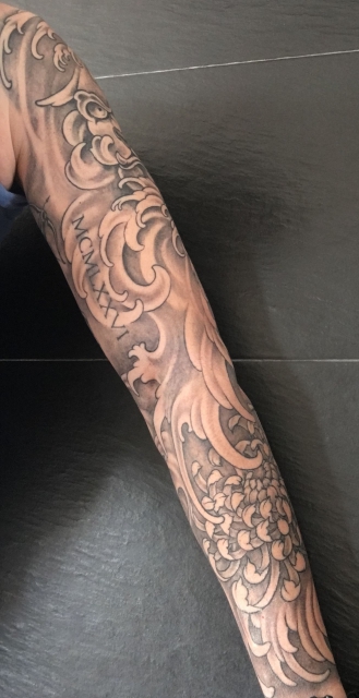 Arm-Sleeve mit japanischen Elementen