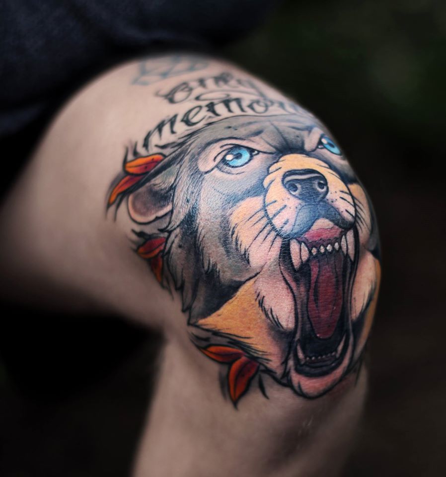 Bl4cks3ven: Knie Tattoo